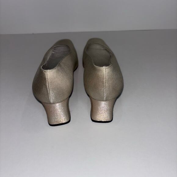 Stuart Weitzman Metallic Square Toe Low Heel Pumps - Size 8 - Picture 11 of 13